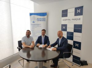 Firma del convenio de colaboración entre ADACEA TF y Hospital Parque Tenerife